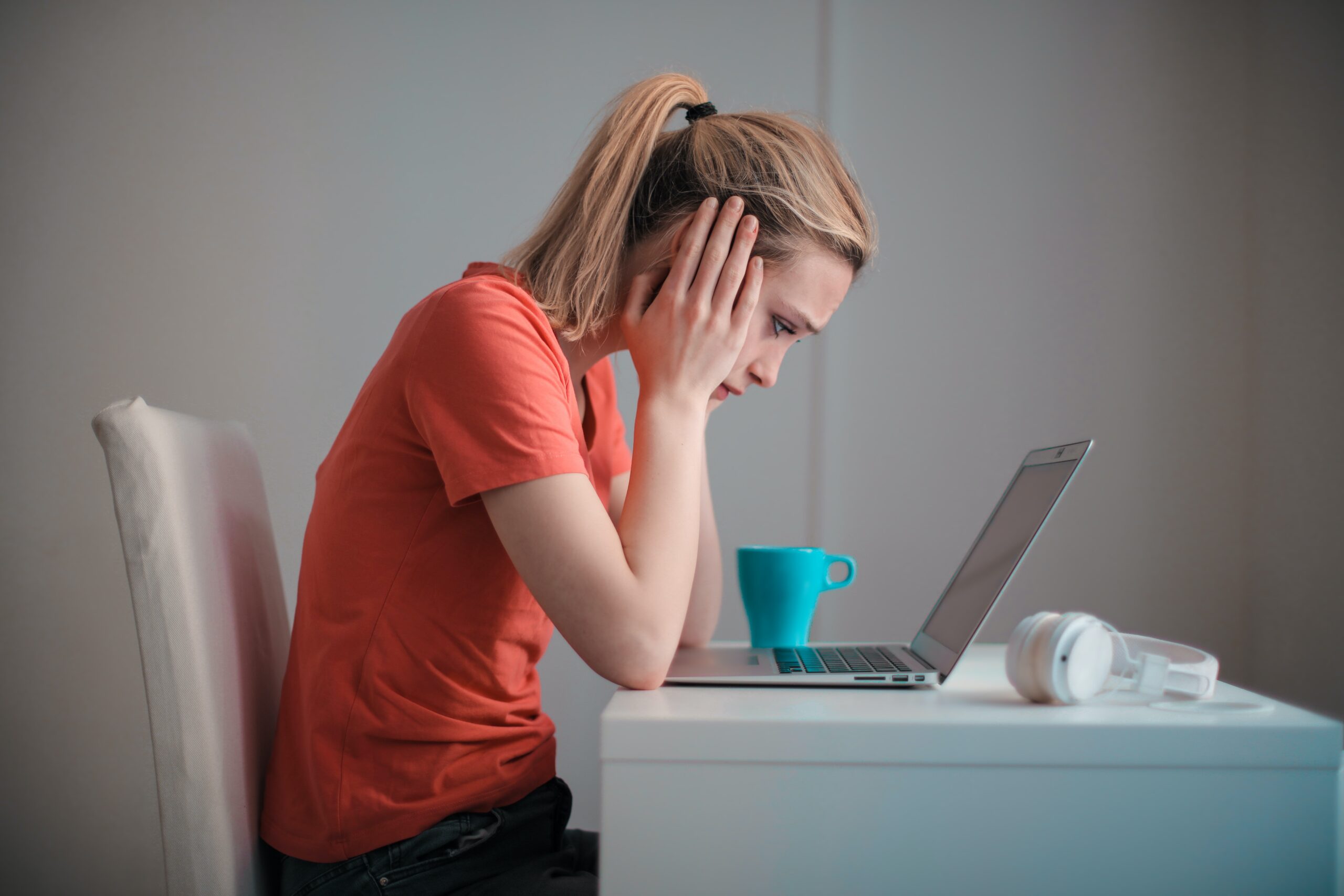 Fighting Loneliness and Staying Mentally Well During the Pandemic Fighting Loneliness and Staying Mentally Well During the Pandemic